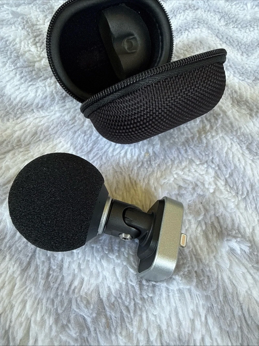 Shure MV88 Silver Lightning Mobile Microphone